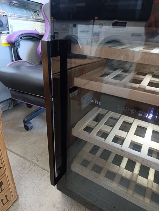 Нова!!! Витрина за вино WITT