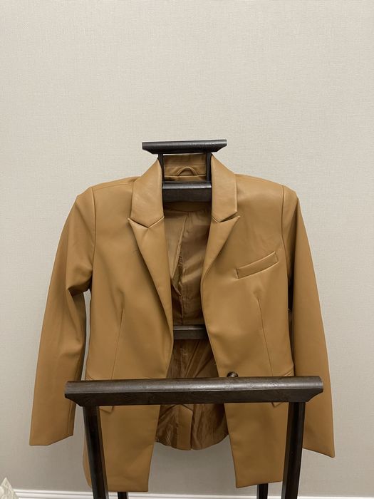 продам пиджаки (очень дешево )