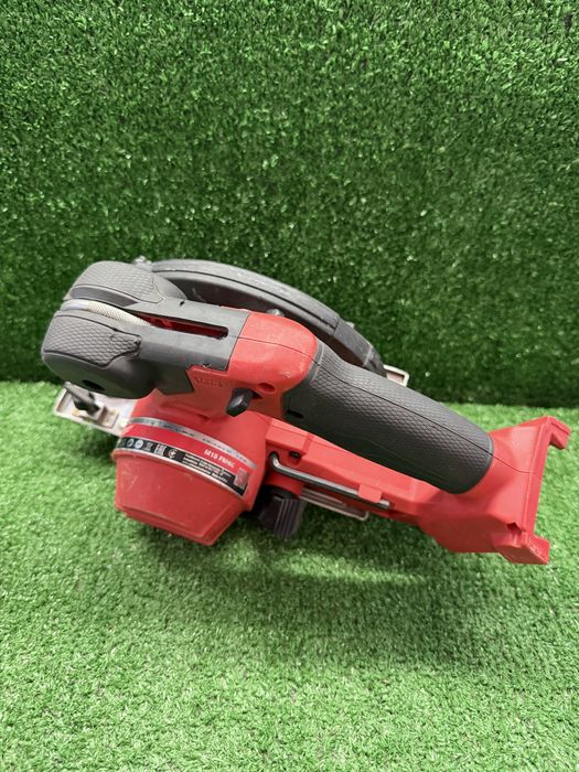 Безчетков ръчен циркуляр за метал Milwaukee M18 FMCS