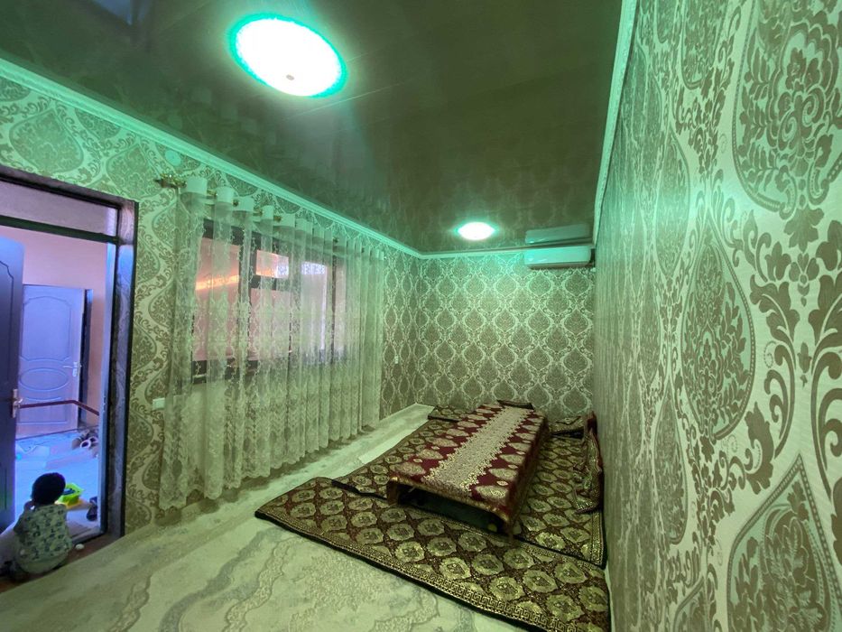 ҳовли сотилади. Спутник томонда