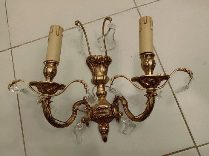 Spectaculoasă pereche de aplice în stil francez din bronz masiv și elemente din cristal,piese cu o lucrătură de o foarte mare finețe,piese foarte masi