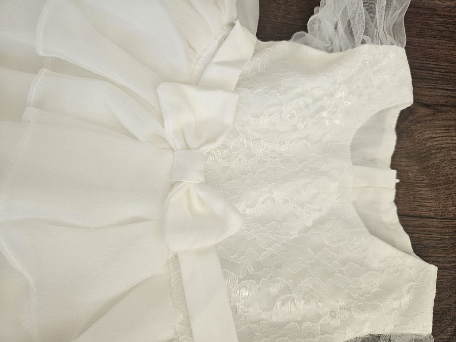 Белое платье на девочку 2-3 года, новое