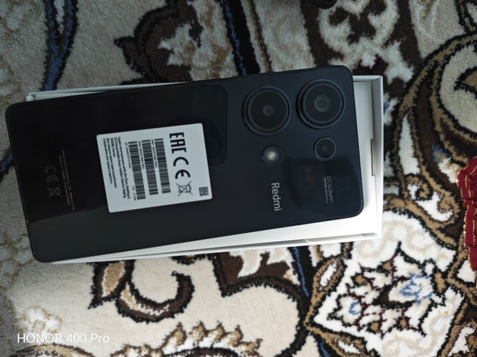 Redmi 13 pro 12/512 ideal xolatda  qirilga  joyi yoq zaryadni yaxshi