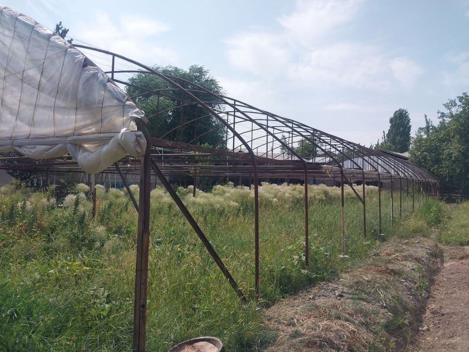 Tayyor parnik sotiladi