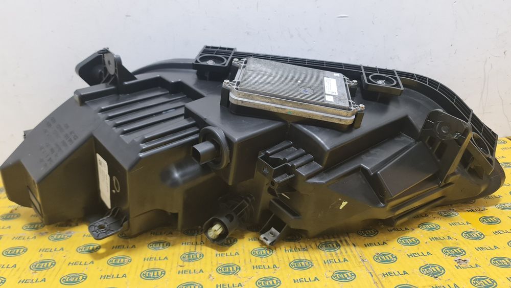 Far dreapta full led Tesla Model X 1034319-00-E