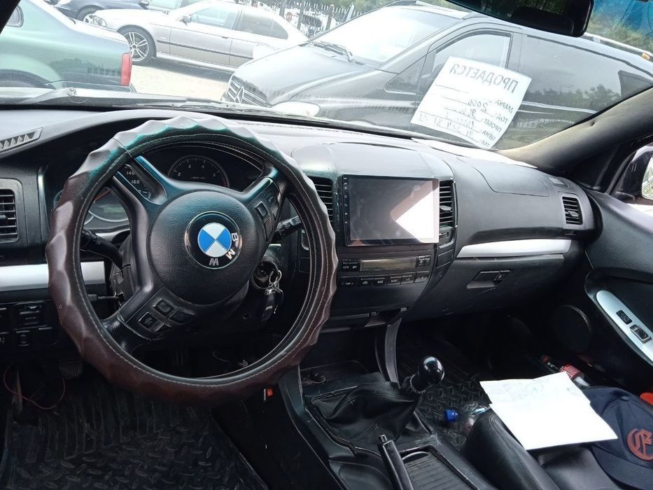 BMW  moshina  yuradi