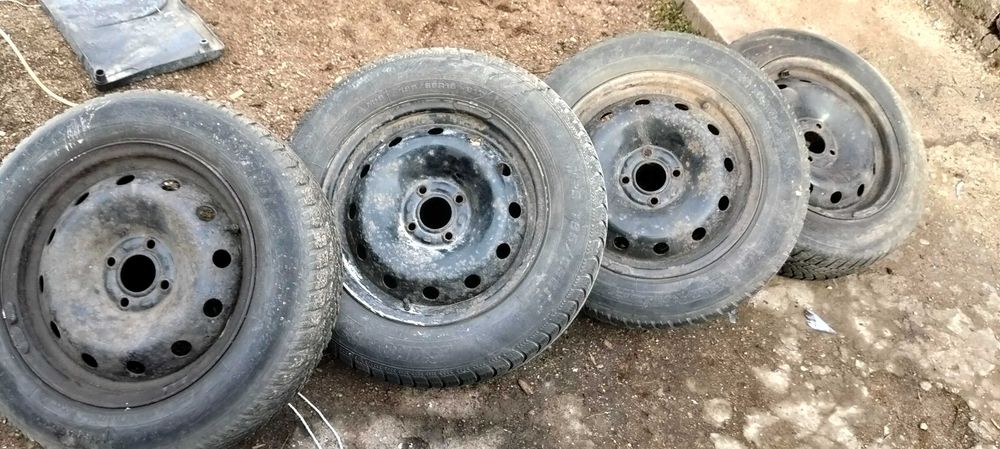 Продавам джанти с гуми