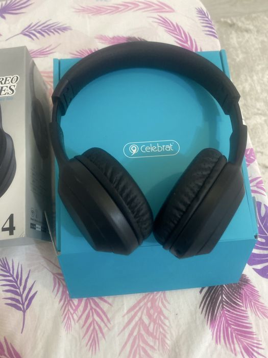 Продам наушник новый