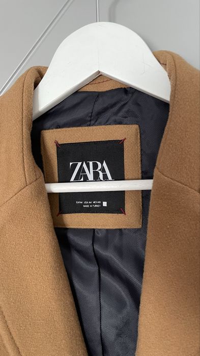 Palton Zara Man cu continut 77% lana