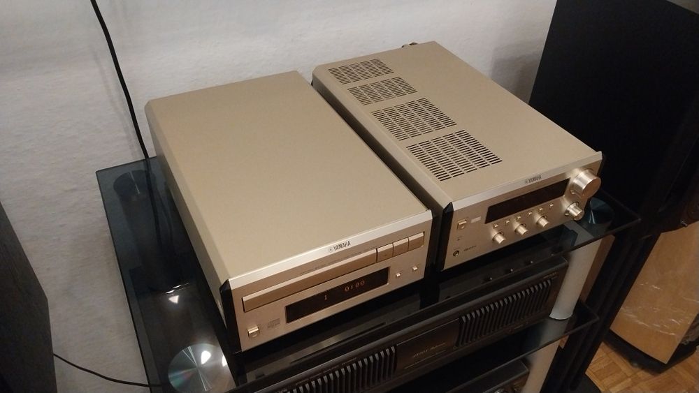 Yamaha RX-E400 музыкальный комплекс