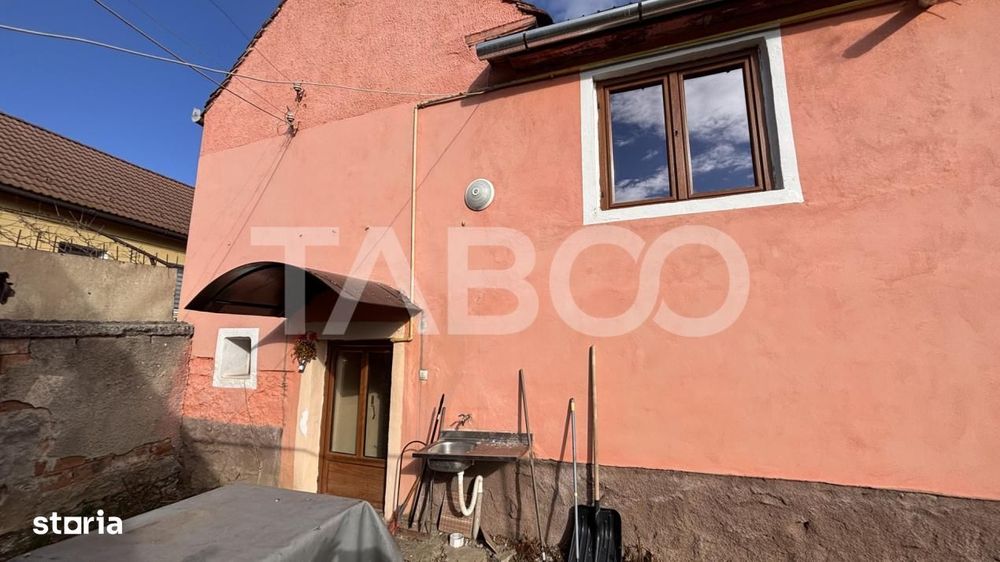 Casa individuala de vanzare 756 mp teren Sura Mare zona deosebita