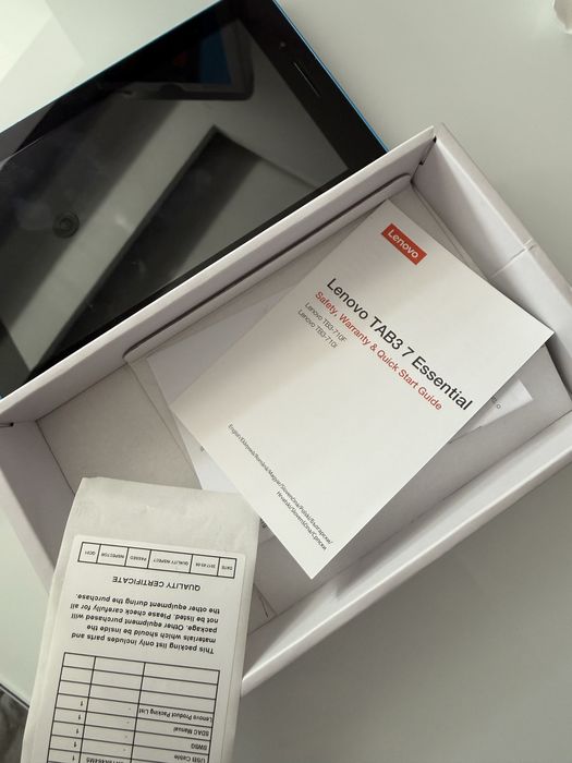Таблет LENOVO TAB3 7