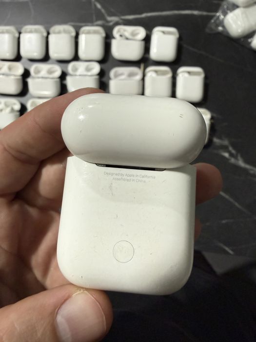 Vand diferite modele de AIRPODS
