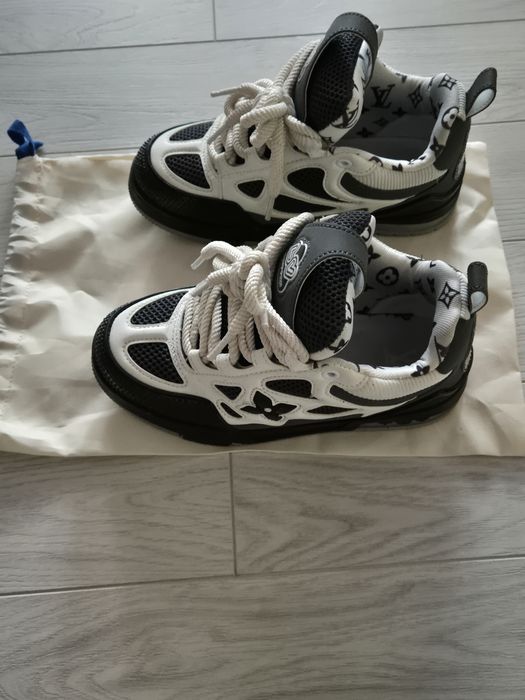 Lv skate Louis vuitton black and white-MESAJ IN PRIVAT model foarte popular URGENT . PRET NEGOCIABIL