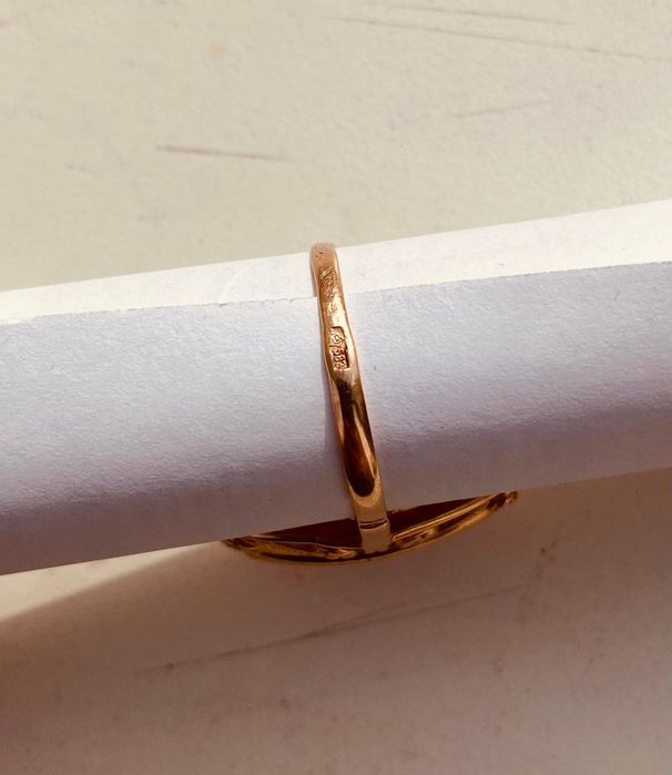 Золотое кольцо с натуральным камнем