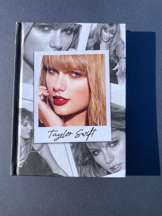 Taylor Swift • Autobiography