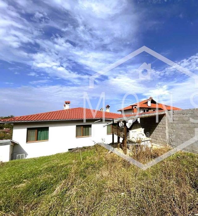 Продава се Къща в с. Арбанаси, Област Велико Търново - 143 кв.м за 1833 €/кв.м - Снимка #1