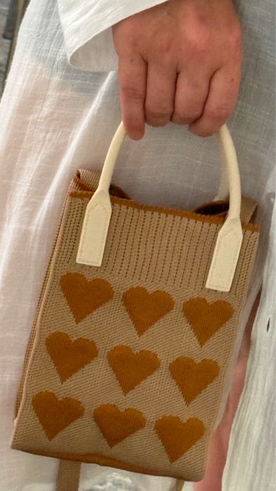 Продам женскую сумочку