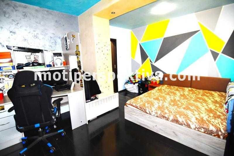 Продава се Многостаен апартамент в Пловдив, Христо Смирненски - 180 кв.м за 453 €/кв.м - Снимка #2