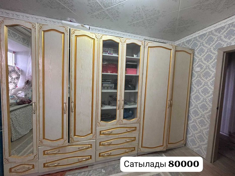 Продам шкаф очень хорошим состояние