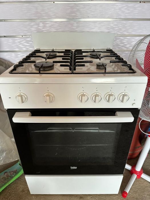 Продам газ плиту