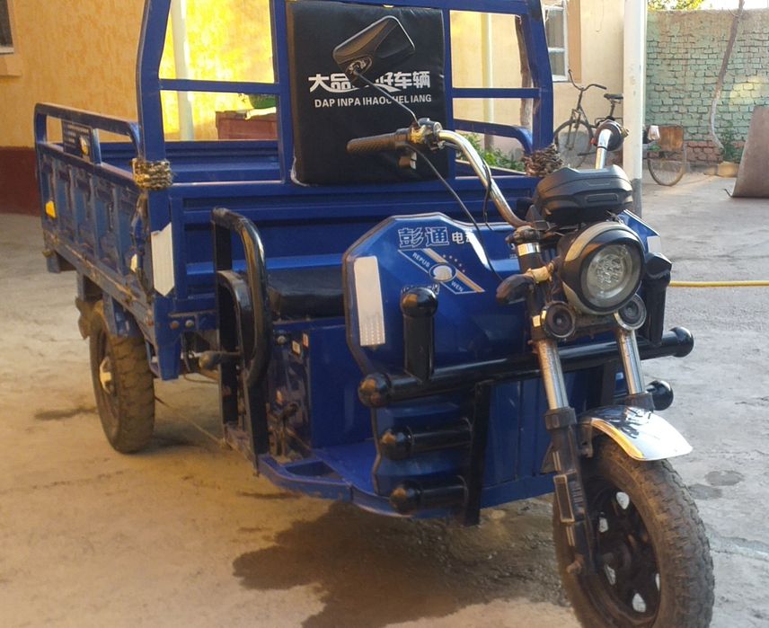 Elektro motoroller sotiladi