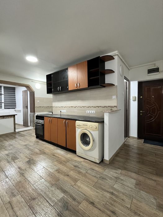 Vand Apartament cu 4 Camere pe Bld Regele Ferdinand 81