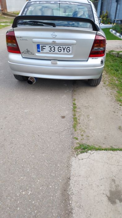Vând Opel astra g