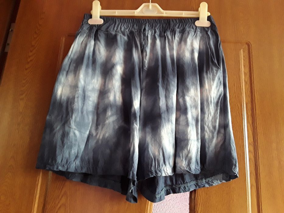 Vând Pantaloni Scurți Damă Mărimea XL Noi