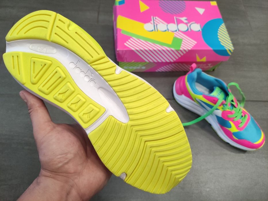 Diadora Whizz Run Fluo / Маратонки / 42