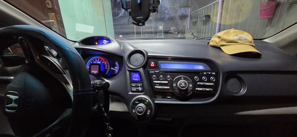 Продам Honda insight