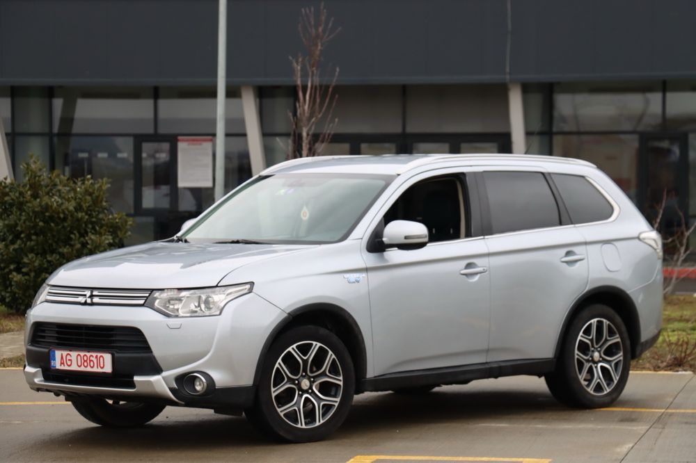 Mitsubishi Outlander PHEV +GPL