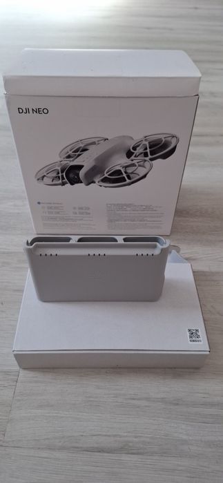 Încărcător + 2 baterii dronă DJI Neo