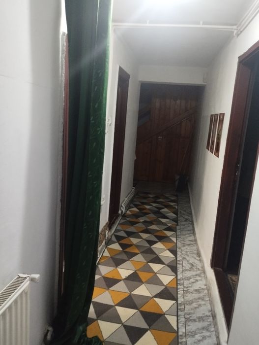 De vânzare , proprietate, în zonă montană