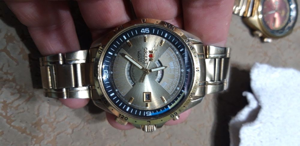 Продам часы швейцарские