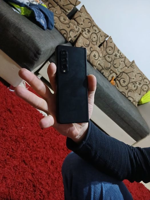 Vând Samsung galaxy  z fold 3