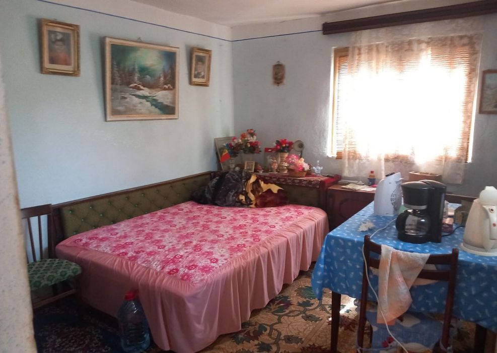 Vând casă în comuna Măciuca + terenuri extravilan!
