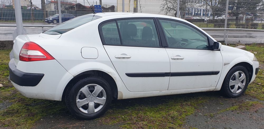 Renault megane 2 1.4 benzina 3500 lei