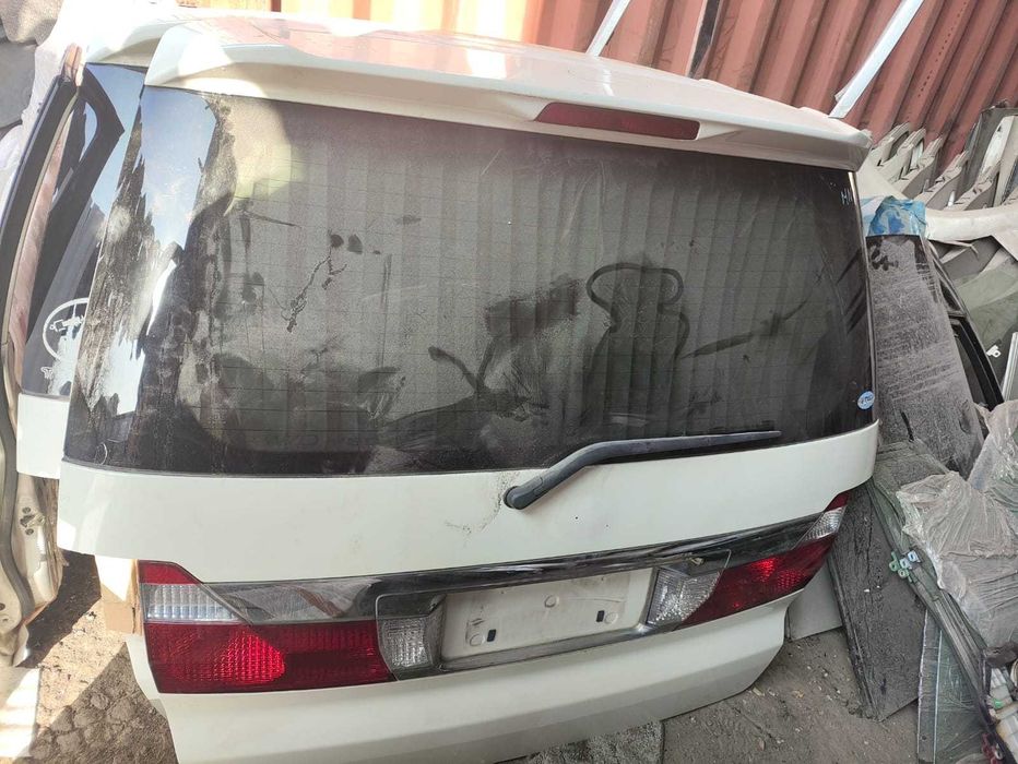 Toyota Alphard крышки багажника