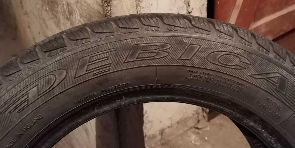 Продавам 2 броя зимни гуми 195.60.15 на 1 сезон дот 2019 Debica
