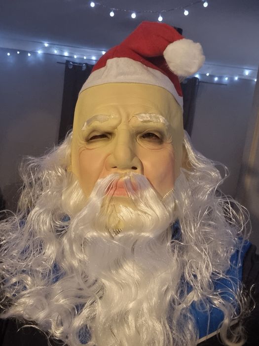 Măști și costum de moș Crăciun, mesaj în privat pentru mai multe detal