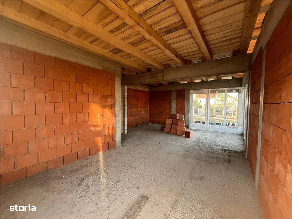 RECO Casa plan parter cu 3 dormitoare-la rosu- Paleu