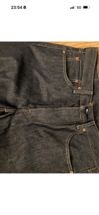 Levis новые джинсы 32/30 размер