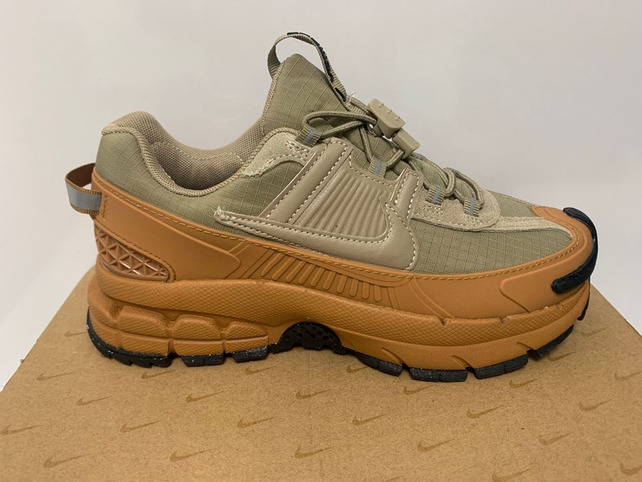 Оригинални дамски маратонки Nike Zoom Vomero Roam 'Flax' номер 39