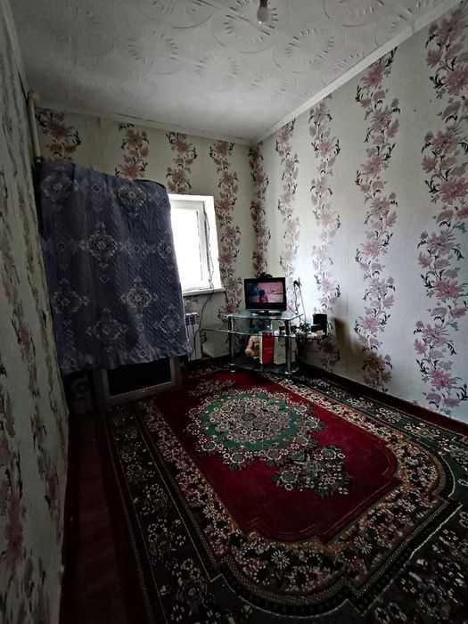 Уй сотилади Чирчик 3-мкр 3 хона кирпичный дом 3/3/4  77-серия