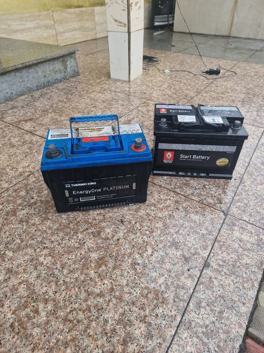 Vând baterie auto