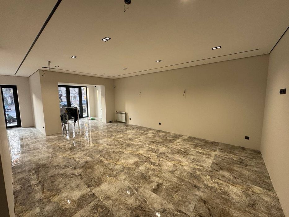 Аренда коммерческое помещения 1линия в доль дороге на ц1 центре города