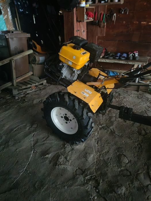 Vând   motocultor