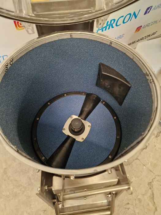 Машина за белене на картофи.