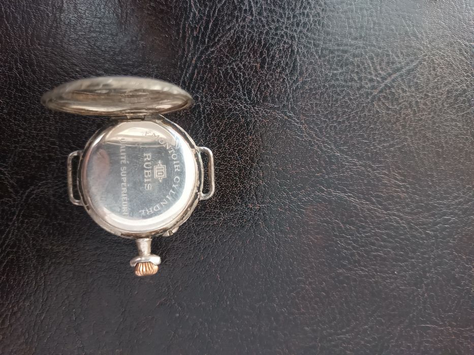 Сребърен часовник рубиш